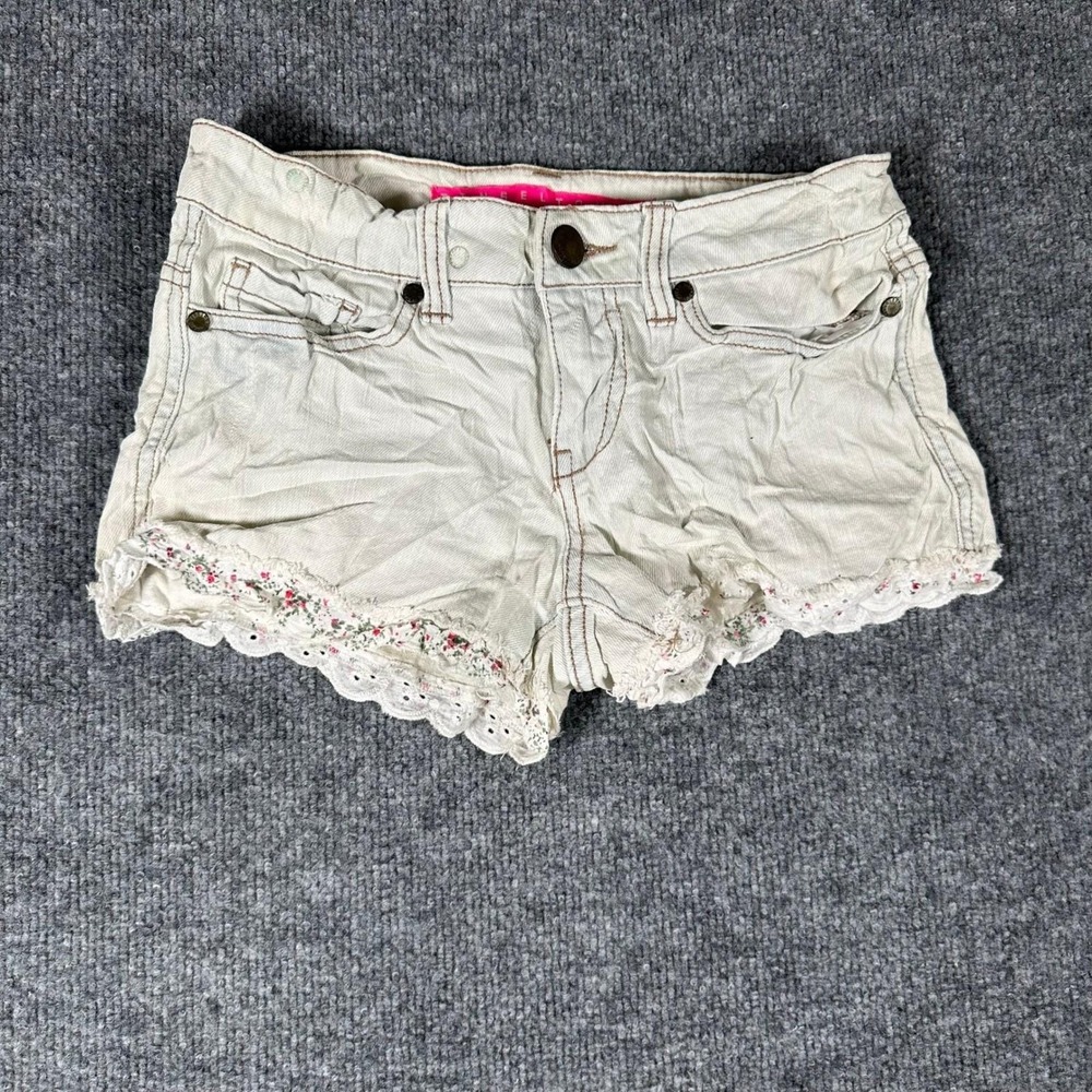 Tinseltown Shorts Womens Size 1 Beige Eyelet Lace Trim Boho Low Rise Denim